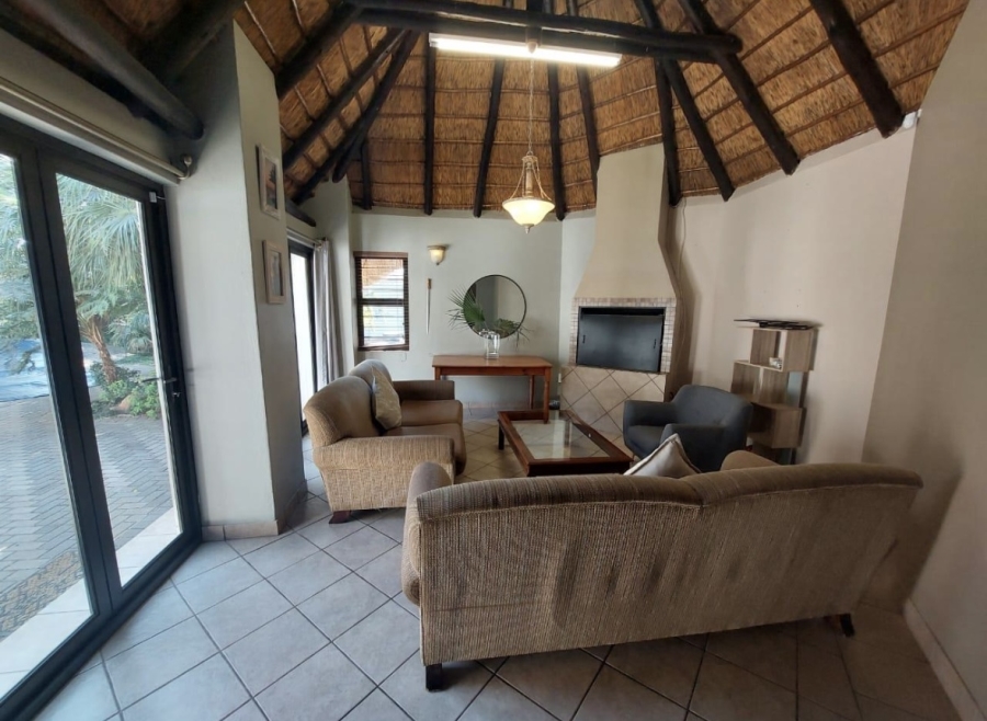 To Let 4 Bedroom Property for Rent in Flamwood North West
